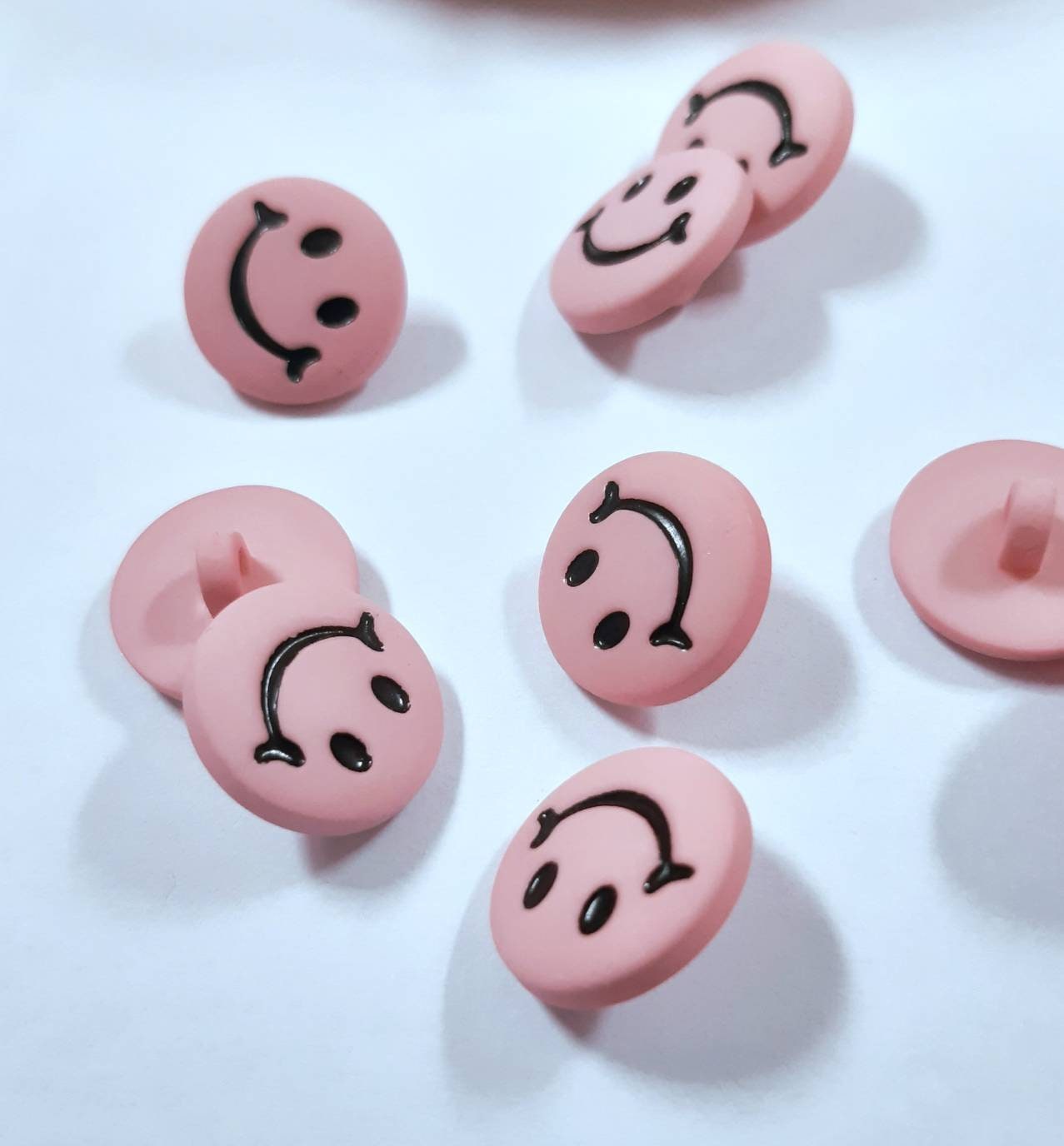 Smiley Face Buttons,pink smiley face buttons,pink shank buttons,novelty smiley buttons,15mm buttons,plastic buttons,impex smiley buttons x 8