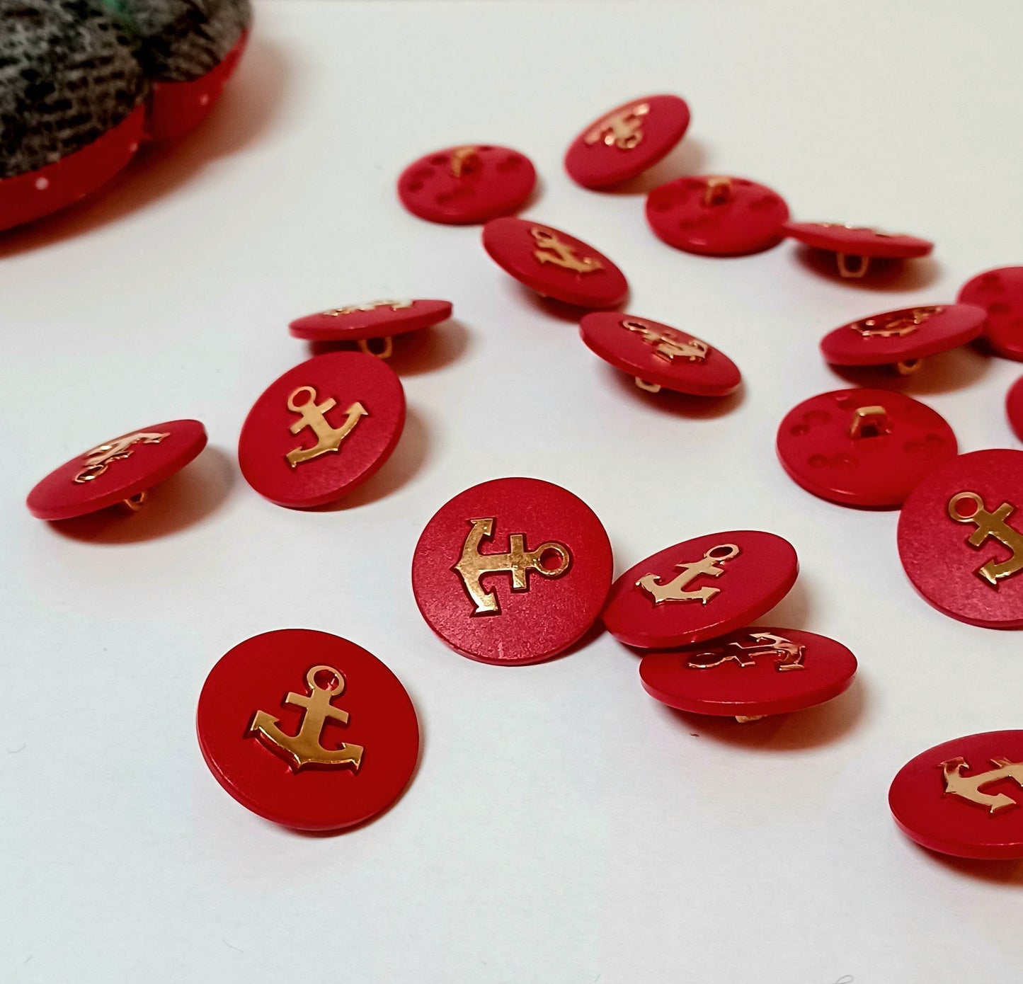 Red nautical Buttons,red colour buttons,red shank buttons,nautical shank buttons,20mm buttons,plastic buttons, anchor shank buttons x 8