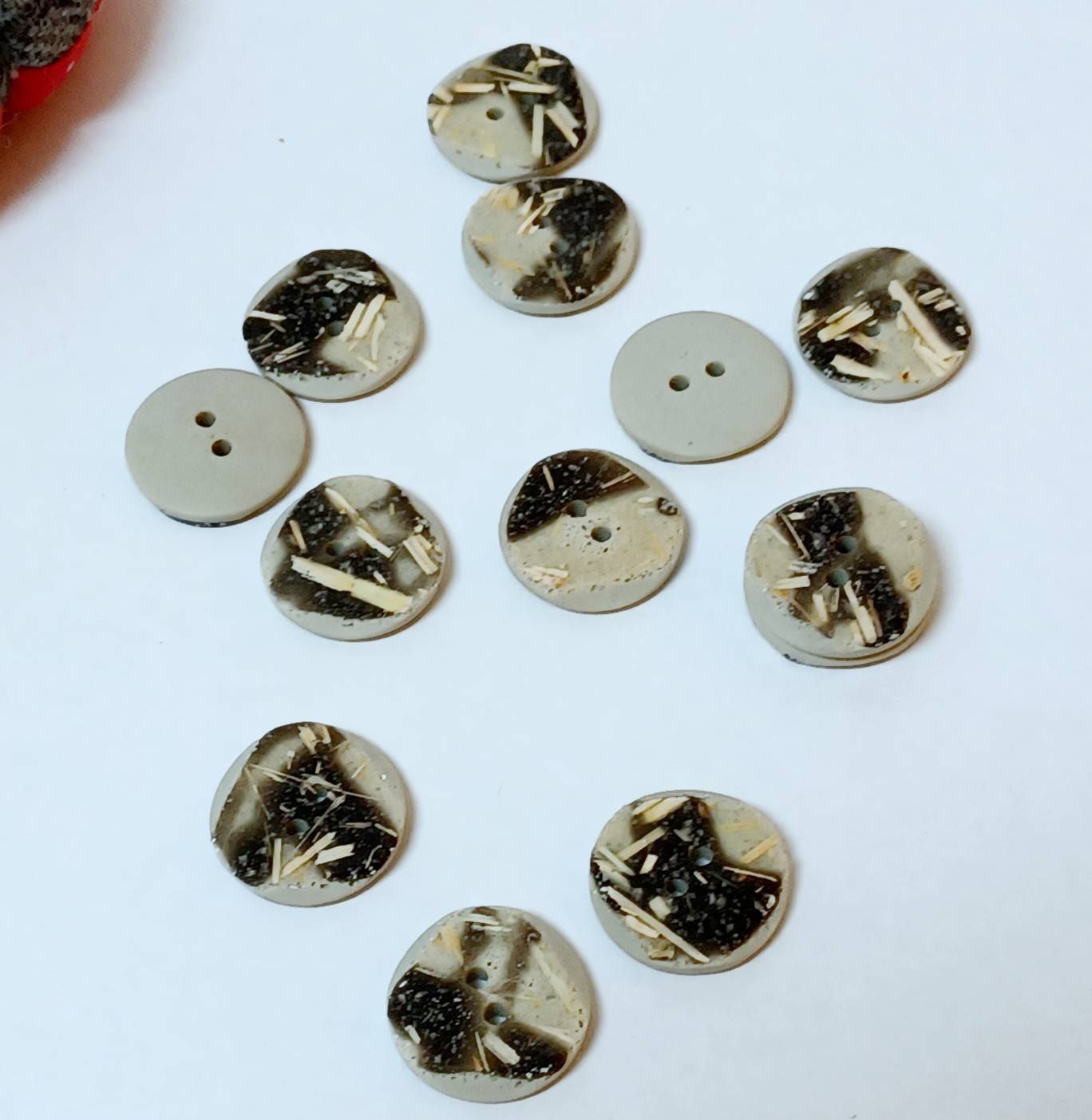 Rustic Grey Buttons,neutral colour buttons,pale grey 2 hole buttons,grey 2 hole buttons,20mm buttons,plastic buttons, grey buttons x 8