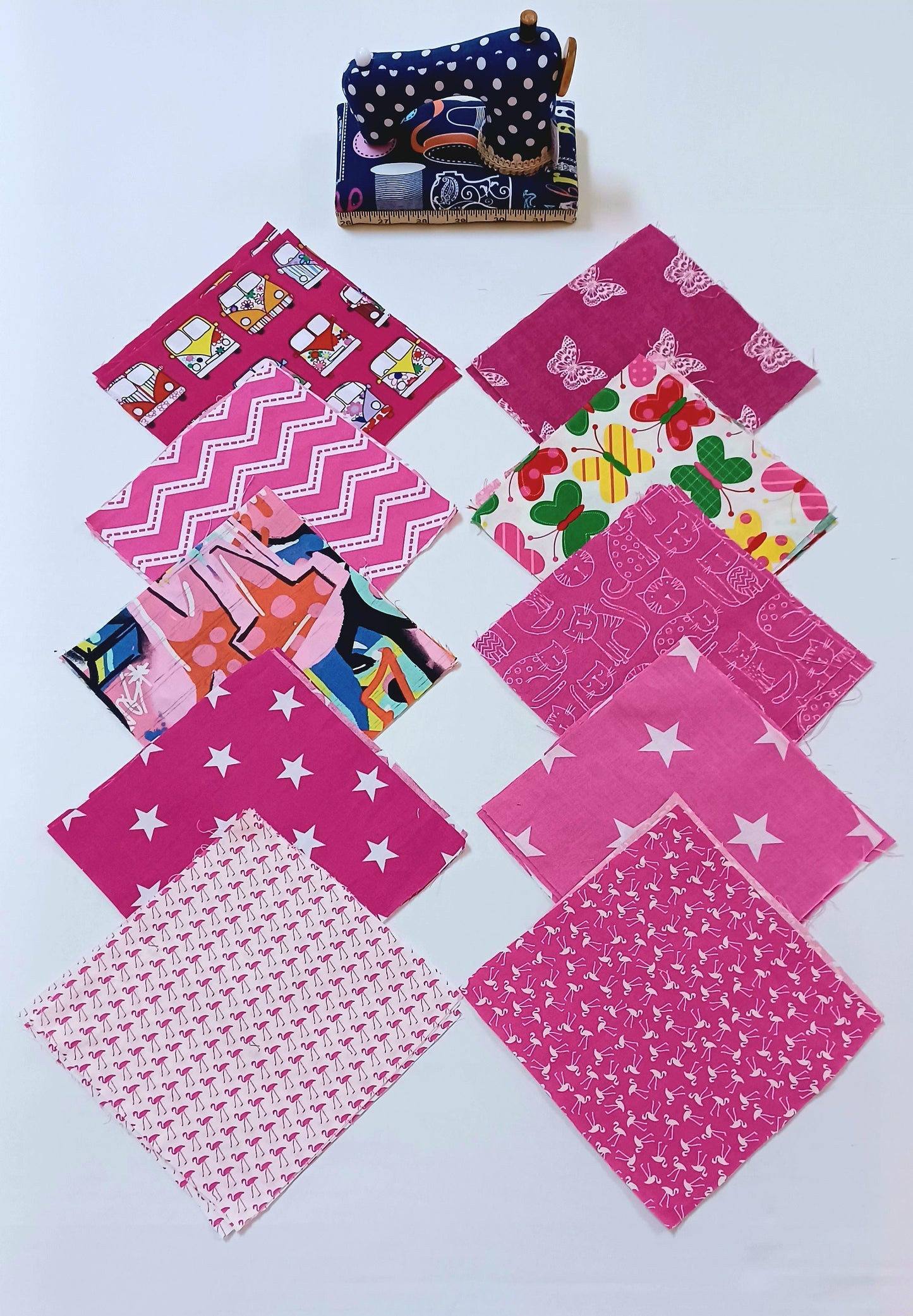 Patchwork Cotton Squares Bundle Fabric Squares Fabric Remnants Arts Crafts Collage Quilting Mixed Media 30 x Pieces 6 inch Bright Pinks